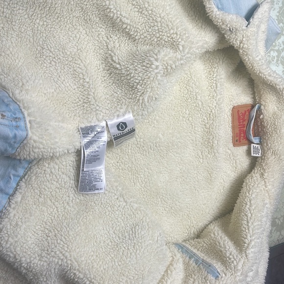 Levi Vintage sherpa trucker jacket size medium - Picture 5 of 5